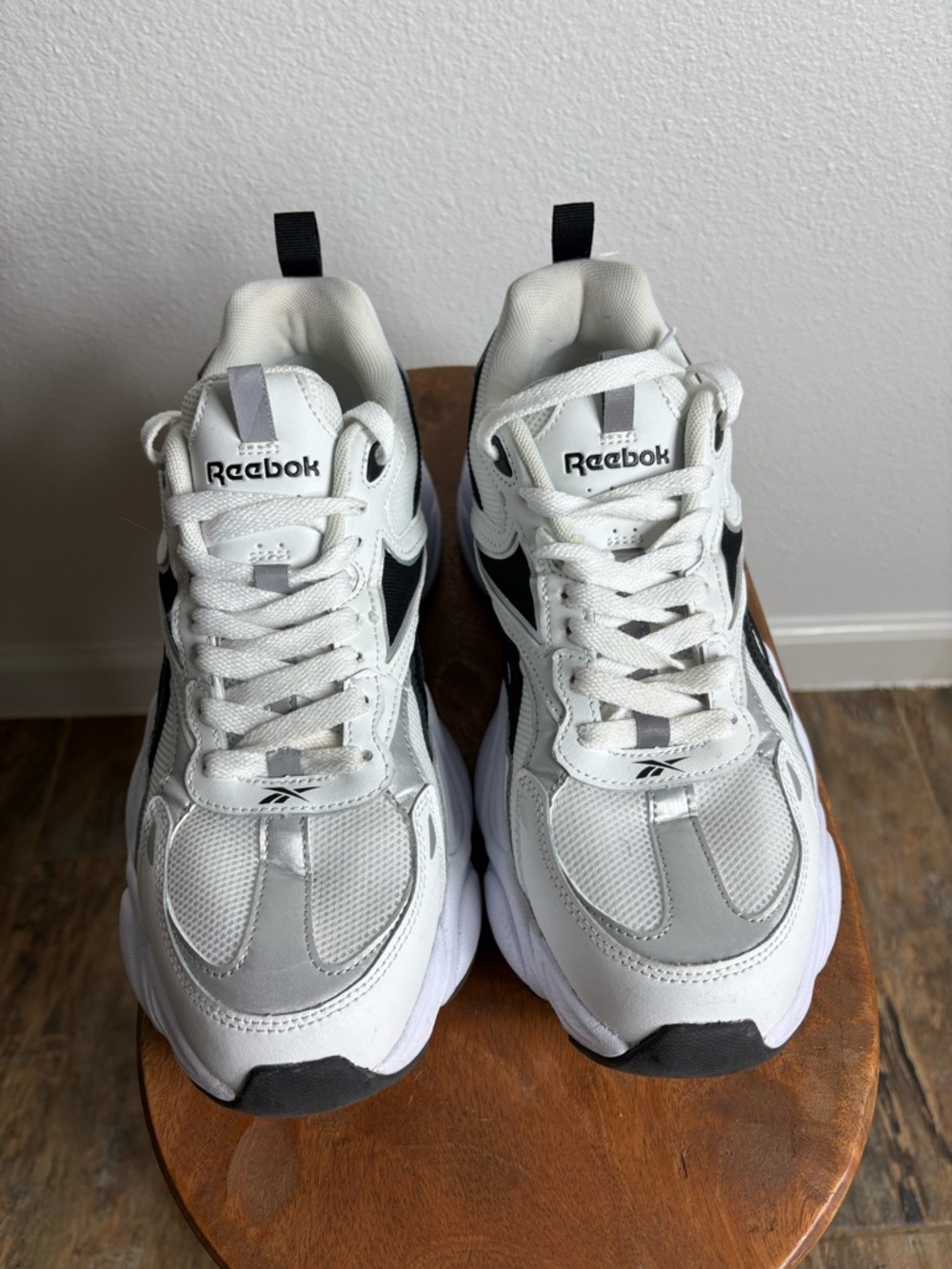Reebok White Sneakers with Black Logo - Picture 6 of 6